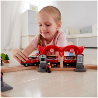 Hape  Busy City Rail Set E3730