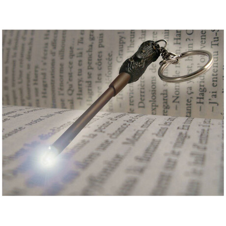 Cinereplicas Harry Potter Keychain Harry´s Wand Illuminating Hpe560813