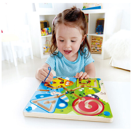 Hape  Best Bugs Magnetic Maze E1709